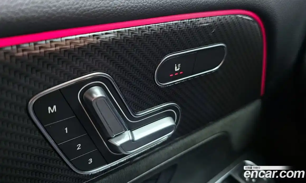 Mercedes-Benz GLB-Class 2020 2.0 Автомат в Москве № 195461, фото 3