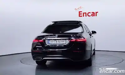 Mercedes-Benz E-Class 2021 2.0 Автомат в Москве № 195596, миниатюра 3