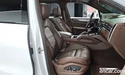 Porsche Cayenne 2022 3.0 Автомат в Москве № 197390, миниатюра 3