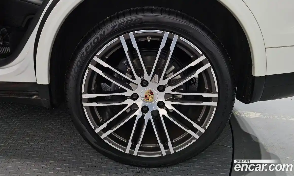 Porsche Cayenne 2017 3.0 Автомат в Москве № 197571, фото 4