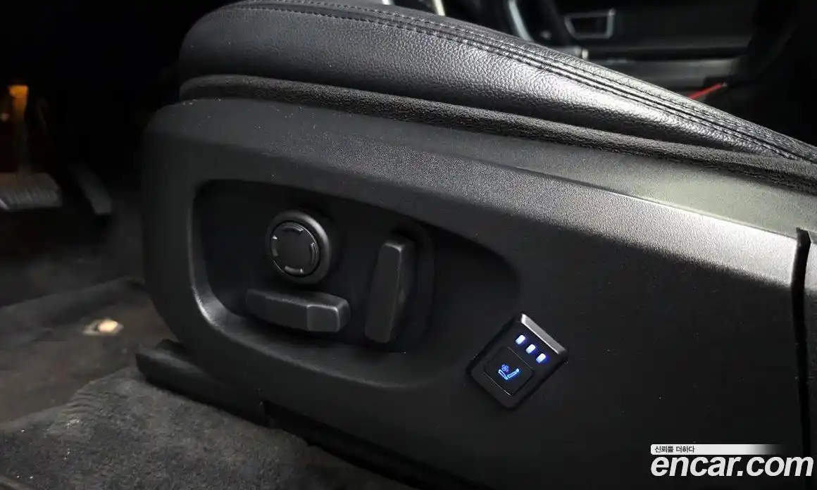 Land Rover Discovery Sport 2017 2.0 Автомат в Москве № 198279, фото 17