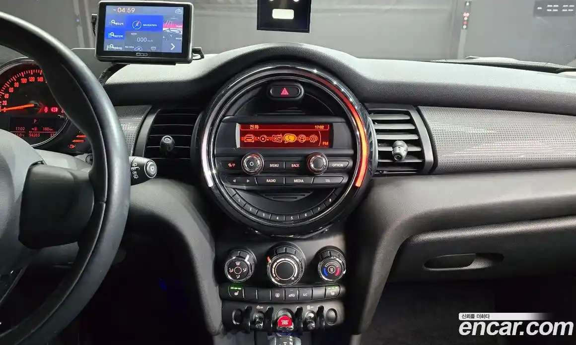 Mini Cooper 2015 1.5 Автомат в Москве № 198398, фото 14