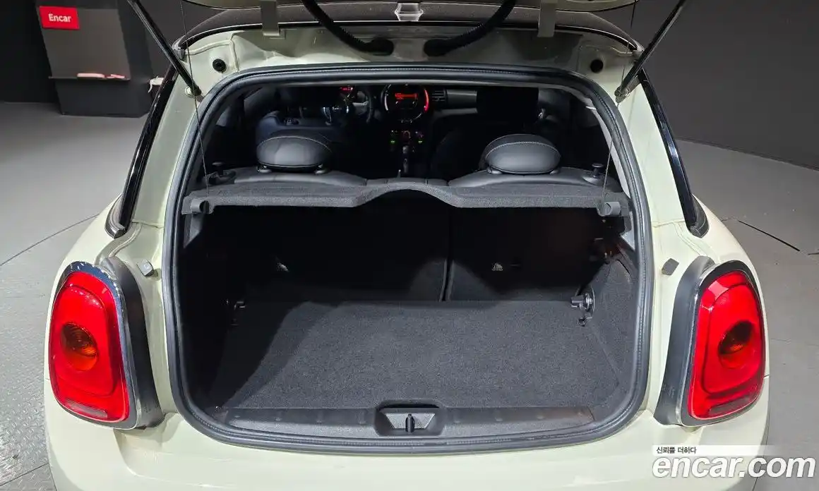 Mini Cooper 2015 1.5 Автомат в Москве № 198398, фото 15