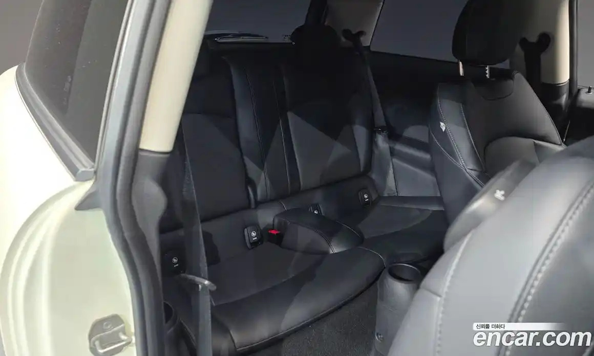 Mini Cooper 2015 1.5 Автомат в Москве № 198398, фото 20