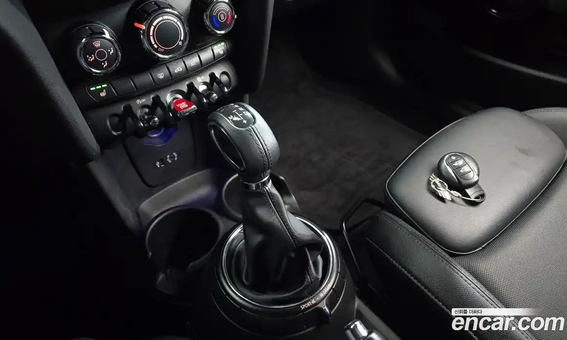 Mini Cooper 2015 1.5 Автомат в Москве № 198398, фото 3