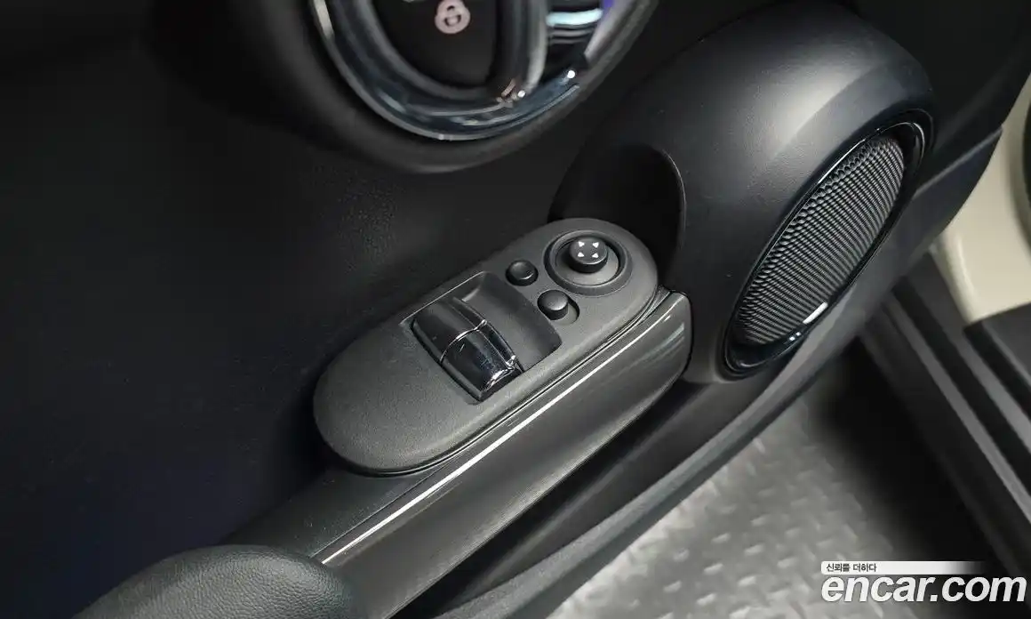 Mini Cooper 2015 1.5 Автомат в Москве № 198398, фото 7