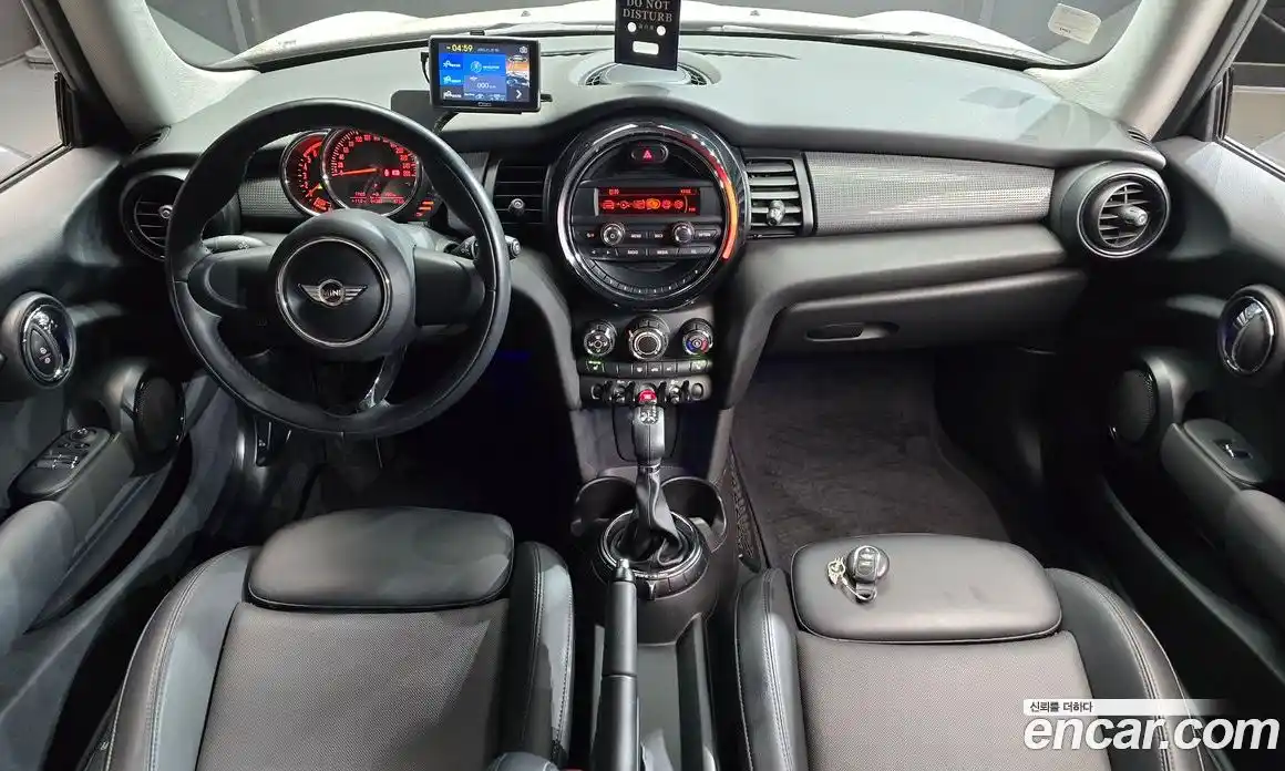 Mini Cooper 2015 1.5 Автомат в Москве № 198398, фото 8