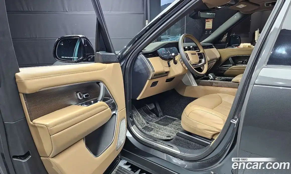 Land Rover Range-Rover 2023 4.4 Автомат в Москве № 213310, фото 16