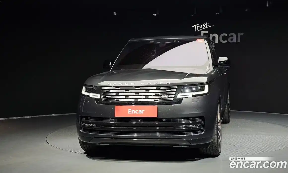 Land Rover Range-Rover 2023 4.4 Автомат в Москве № 213310, фото 3