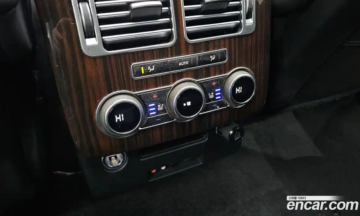 Land Rover Range-Rover 2015 4.4 Автомат в Москве № 213864, фото 17