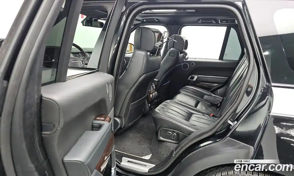 Land Rover Range-Rover 2015 4.4 Автомат в Москве № 213864, фото 6