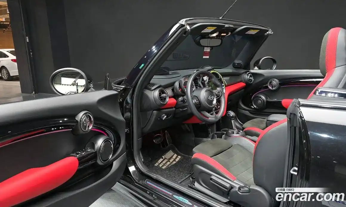 Mini Cooper Convertible 2019 2.0 Автомат в Москве № 214296, фото 13