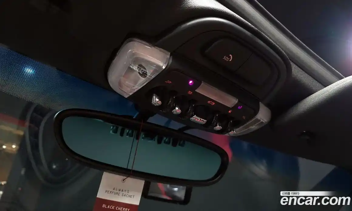 Mini Cooper Convertible 2019 2.0 Автомат в Москве № 214296, фото 17