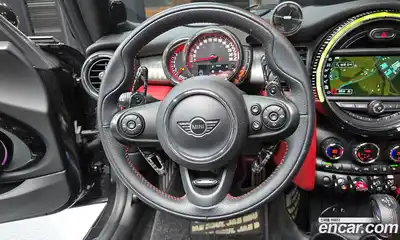 Mini Cooper Convertible 2019 2.0 Автомат в Москве № 214296, миниатюра 3