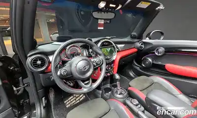 Mini Cooper Convertible 2019 2.0 Автомат в Москве № 214296, миниатюра 9