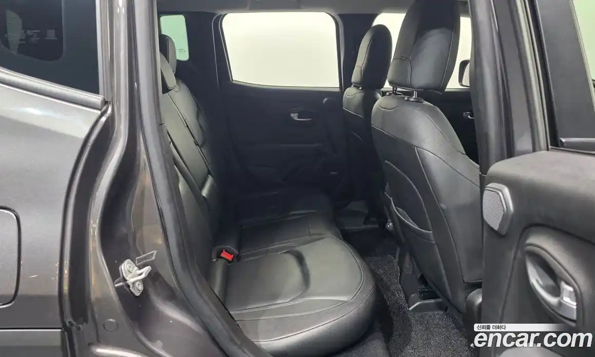 Jeep Renegade 2021 2.4 Автомат в Москве № 215413, фото 3