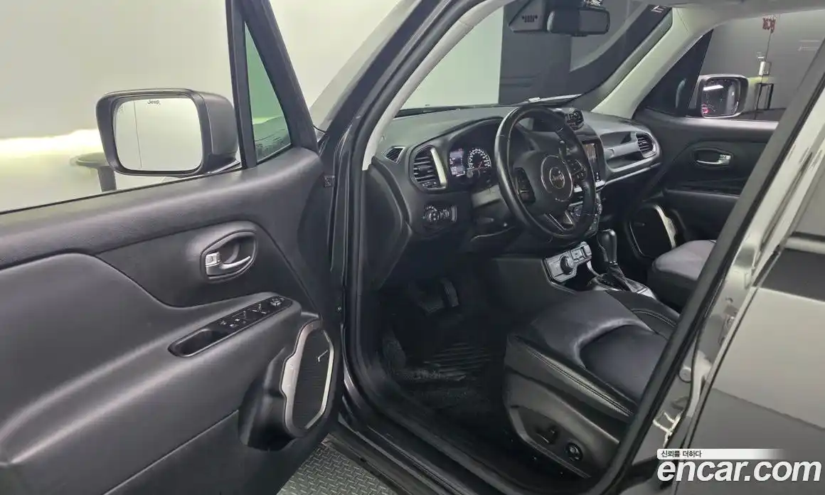 Jeep Renegade 2021 2.4 Автомат в Москве № 215413, фото 10