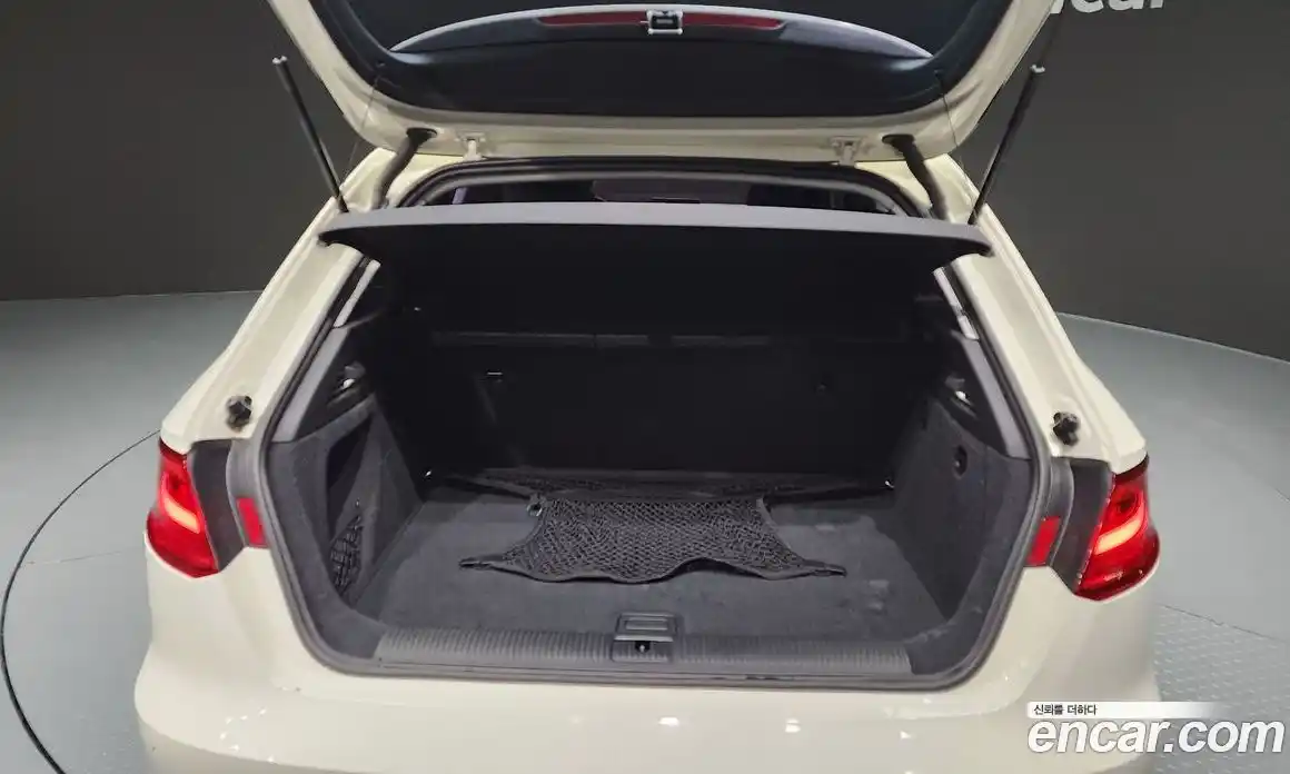 Audi A3 2015 1.6 Автомат в Москве № 221822, фото 20