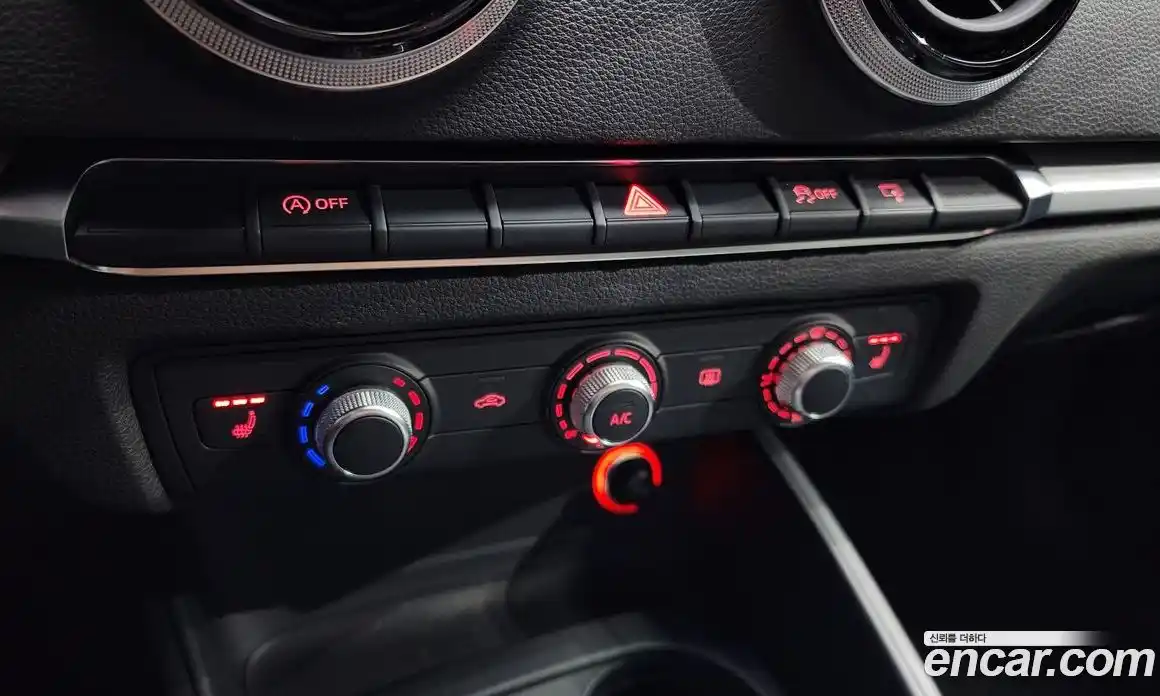 Audi A3 2015 1.6 Автомат в Москве № 221822, фото 3