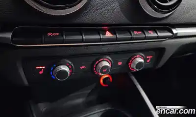 Audi A3 2015 1.6 Автомат в Москве № 221822, миниатюра 3