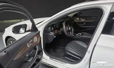 Mercedes-Benz E-Class 2020 2.0 Автомат в Москве № 224540, миниатюра 11