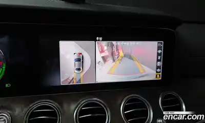 Mercedes-Benz E-Class 2020 2.0 Автомат в Москве № 224540, миниатюра 3