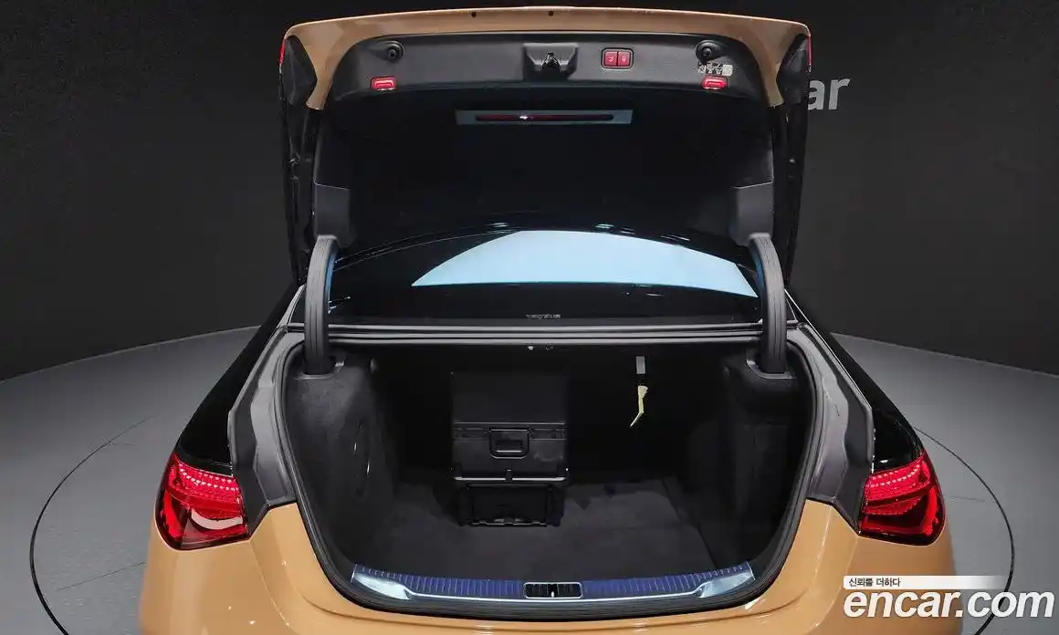 Mercedes-Benz S-Class 2023 6.0 Автомат в Москве № 229440, фото 11