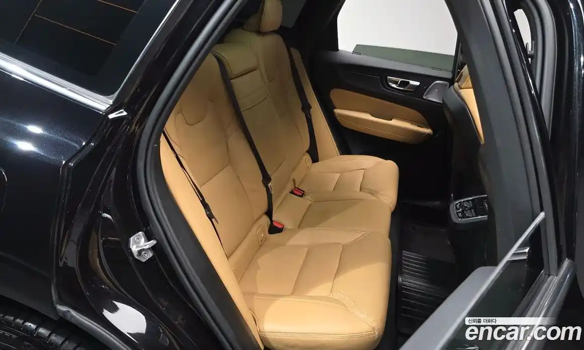 Volvo XC60 2021 2.0 Автомат в Москве № 230453, фото 20