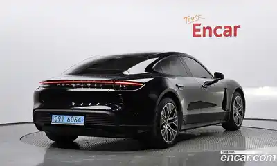 Porsche Taycan, 2024