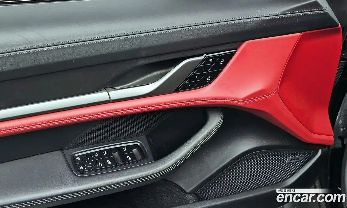 Porsche Taycan 2024 0.1 Автомат в Москве № 230958, фото 17