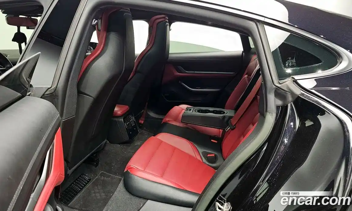 Porsche Taycan 2024 0.1 Автомат в Москве № 230958, фото 4