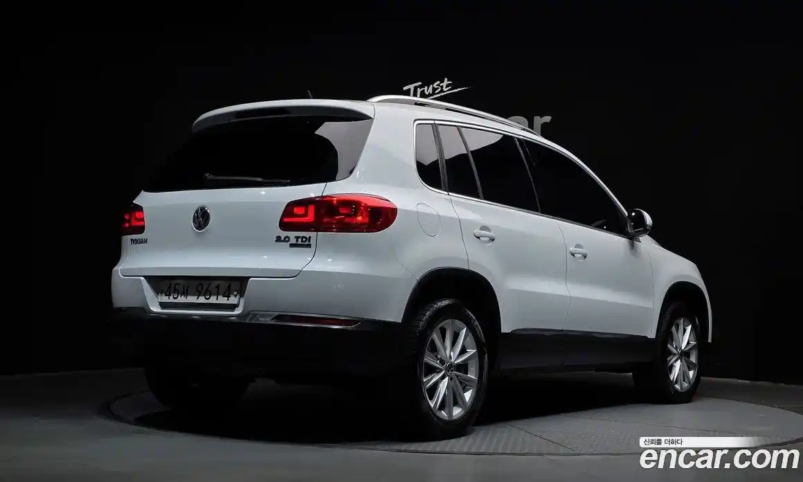 Volkswagen Tiguan 2015 2.0 Автомат в Москве № 232251, фото 14