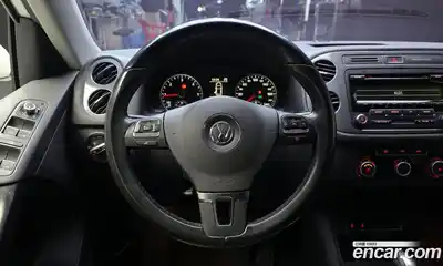 Volkswagen Tiguan 2015 2.0 Автомат в Москве № 232251, миниатюра 4
