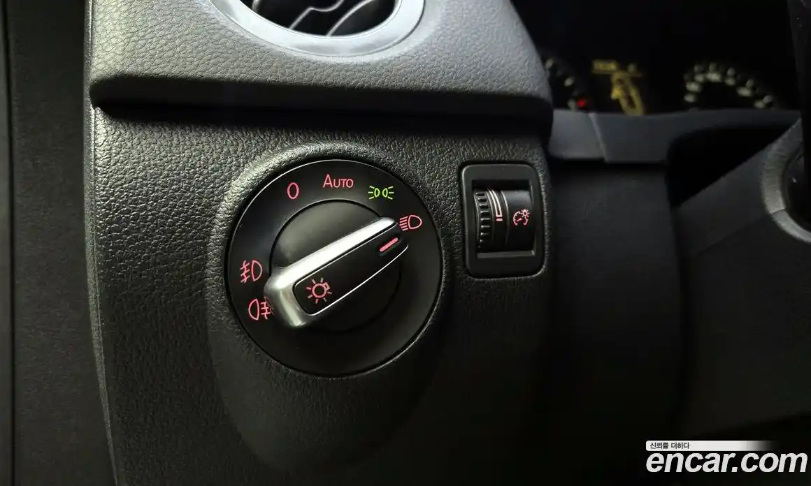 Volkswagen Tiguan 2015 2.0 Автомат в Москве № 232251, фото 10