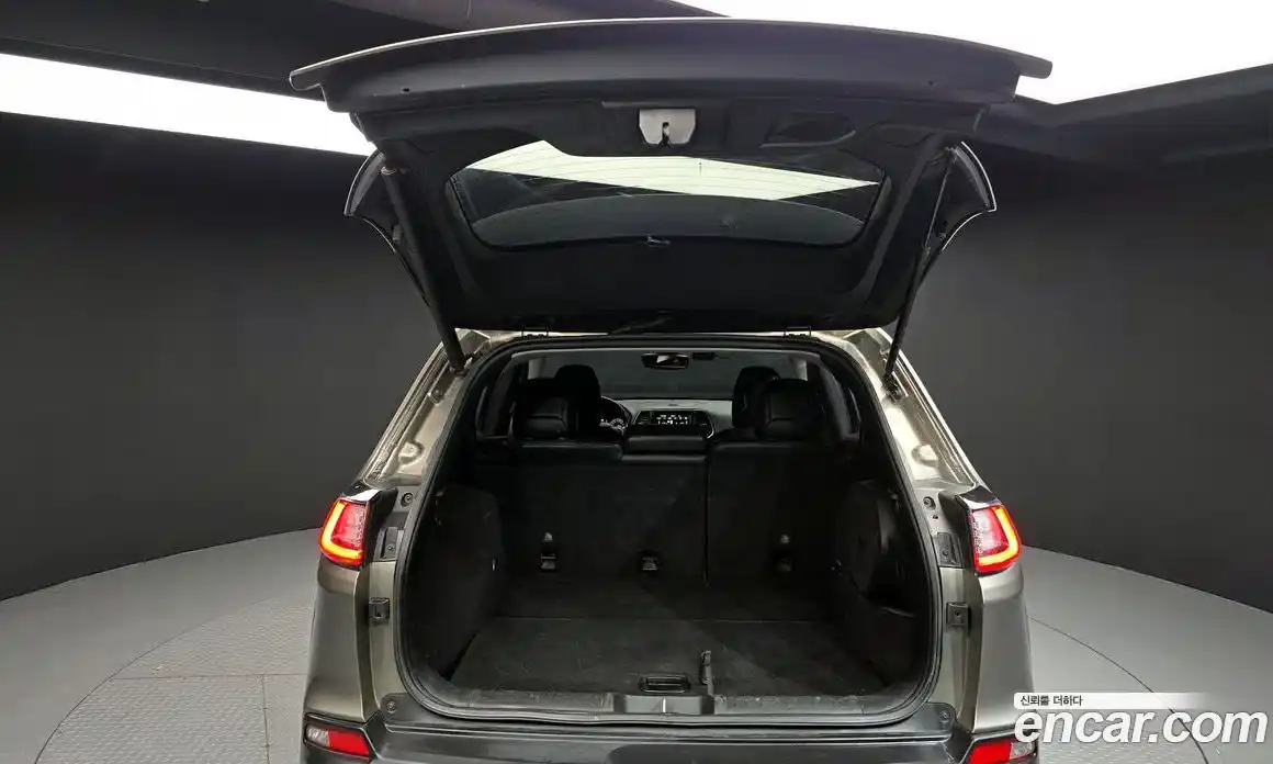 Jeep Cherokee 2019 2.4 Автомат в Москве № 232736, фото 13