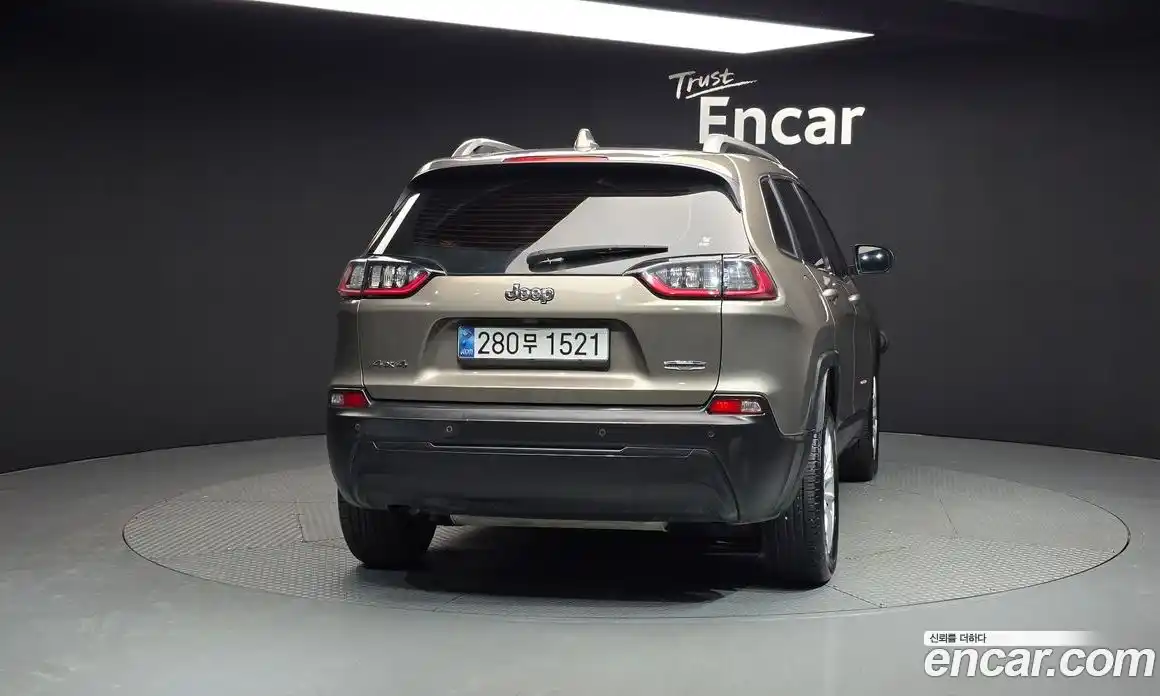 Jeep Cherokee 2019 2.4 Автомат в Москве № 232736, фото 4