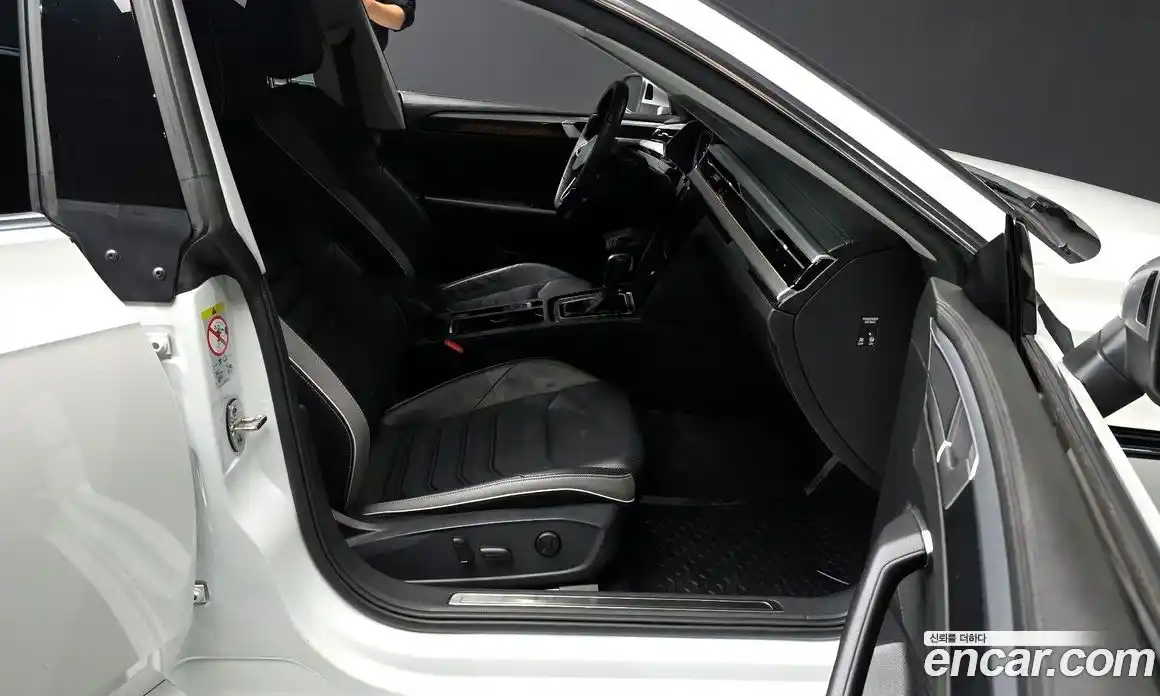 Volkswagen Arteon 2023 2.0 Автомат в Москве № 301101, фото 13