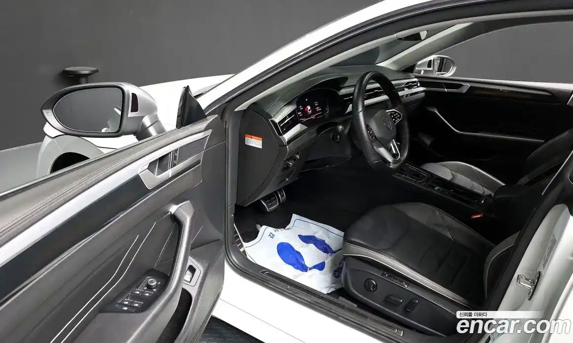 Volkswagen Arteon 2023 2.0 Автомат в Москве № 301101, фото 9