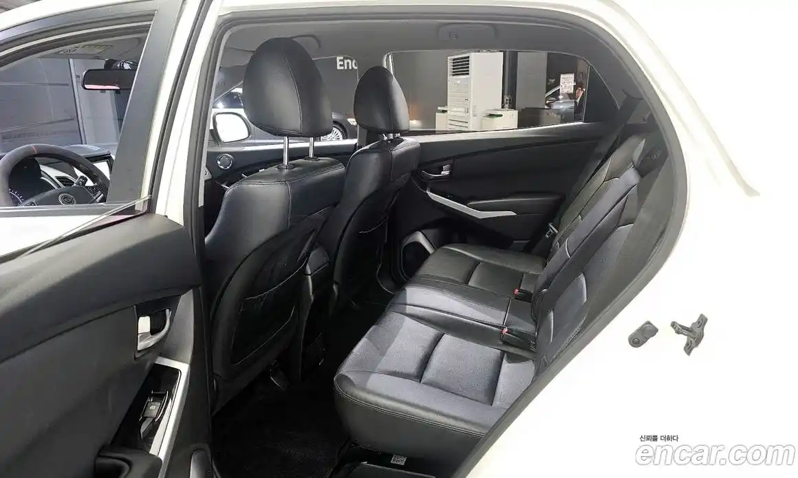 SsangYong Korando 2015 2.0 Автомат в Москве № 30407, фото 15