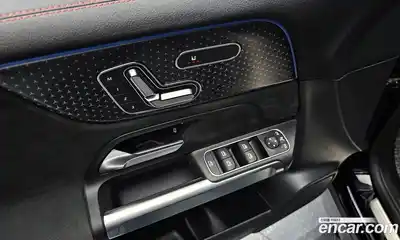 Mercedes-Benz GLB-Class 2024 2.0 Автомат в Москве № 340266, миниатюра 2