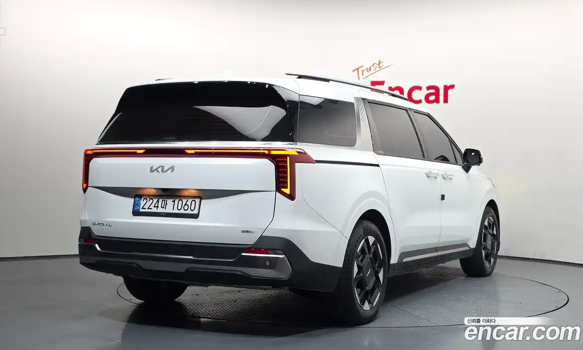 Kia Canival 2024 1.6 Автомат в Москве № 51877, фото 20