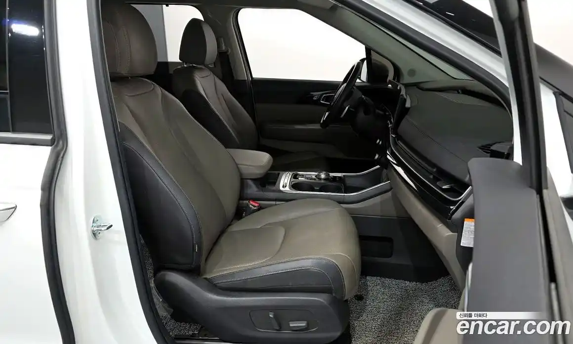 Kia Canival 2024 1.6 Автомат в Москве № 51877, фото 7