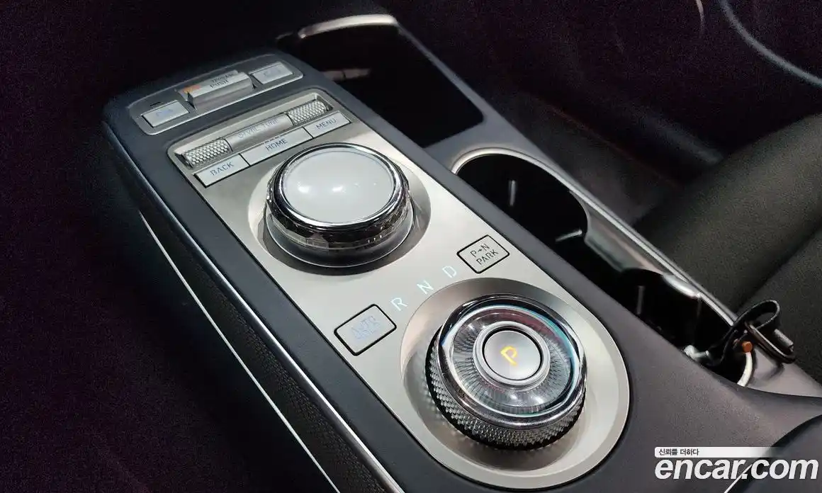 Genesis GV70 2024 2.5 Автомат в Москве № 57338, фото 20