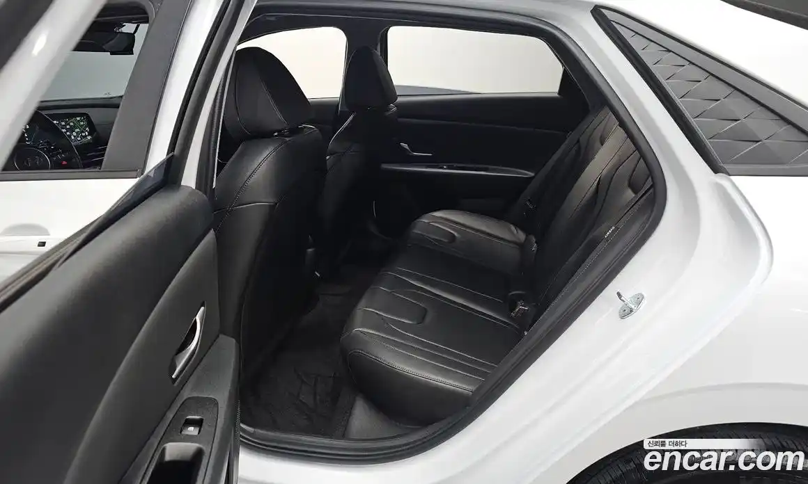 Hyundai Avante 2024 1.6 Автомат в Москве № 6815, фото 11