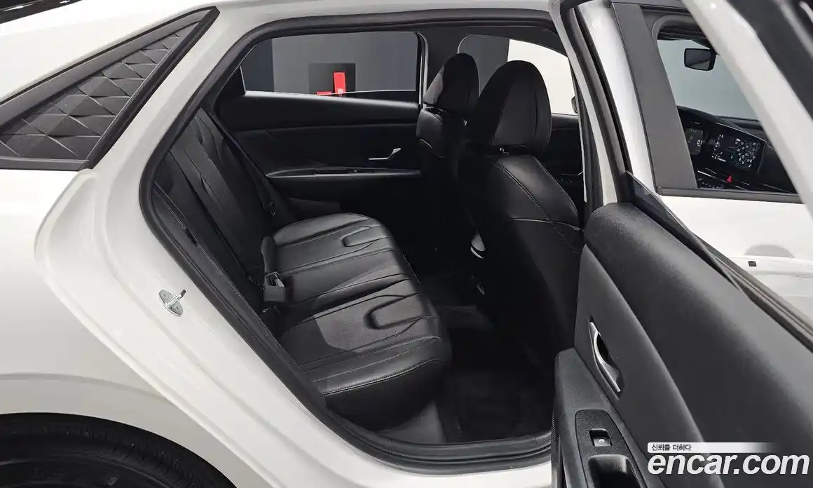 Hyundai Avante 2024 1.6 Автомат в Москве № 6815, фото 14