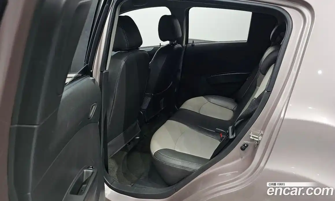 Chevrolet Spark 2012 1.0 Автомат в Москве № 100117, фото 17