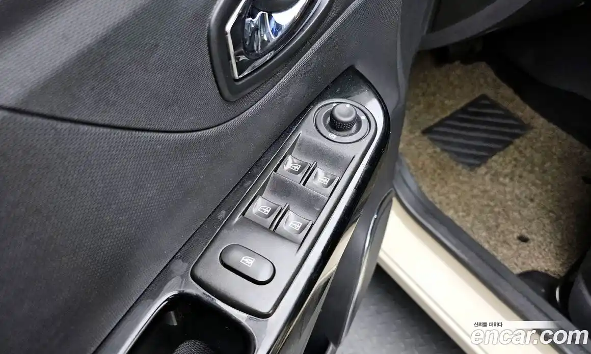 Renault QM3 2014 1.5 Автомат в Москве № 107005, фото 10