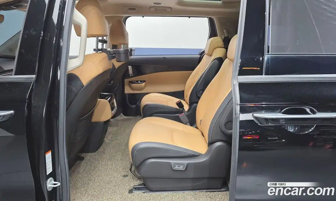 Kia Canival 2021 2.2 Автомат в Москве № 115486, фото 2