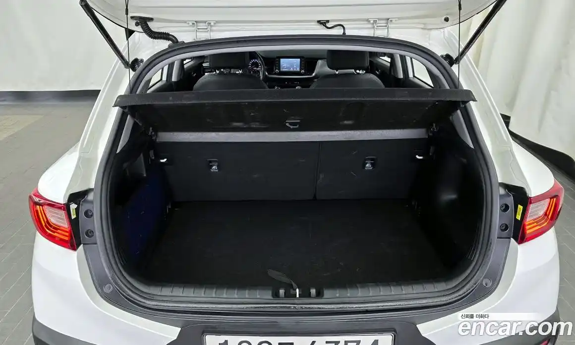 Kia Stonic 2020 1.4 Автомат в Москве № 122125, фото 11