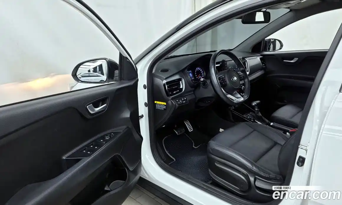 Kia Stonic 2020 1.4 Автомат в Москве № 122125, фото 13